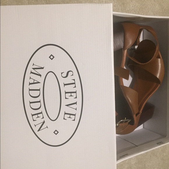 Steve Madden leather tan heels - Picture 3 of 4